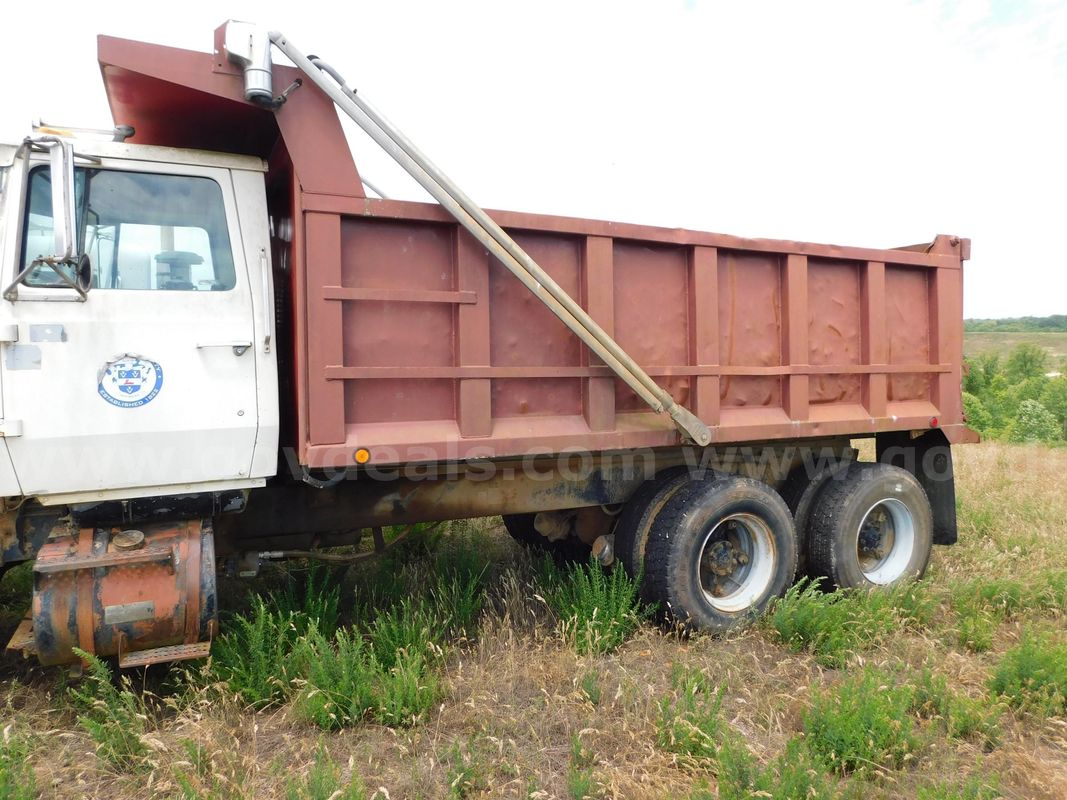 1988 Ford LT8000F