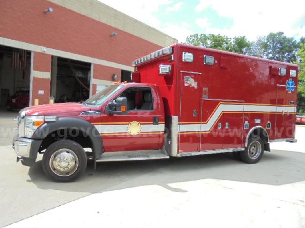 2015 Ford F-450 SD Horton Ambulance