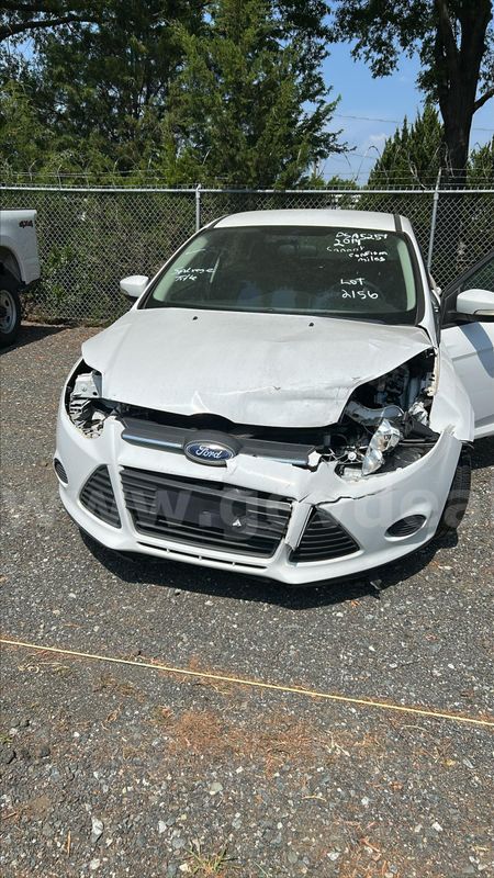 2014 Ford Focus  (lot 2156) .. County
