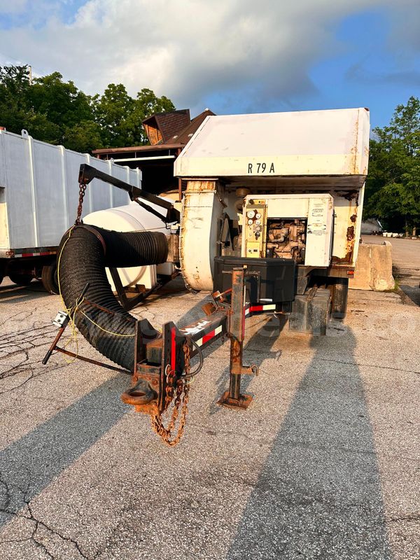 2000 Old Dominion Brush Leaf Trailer
