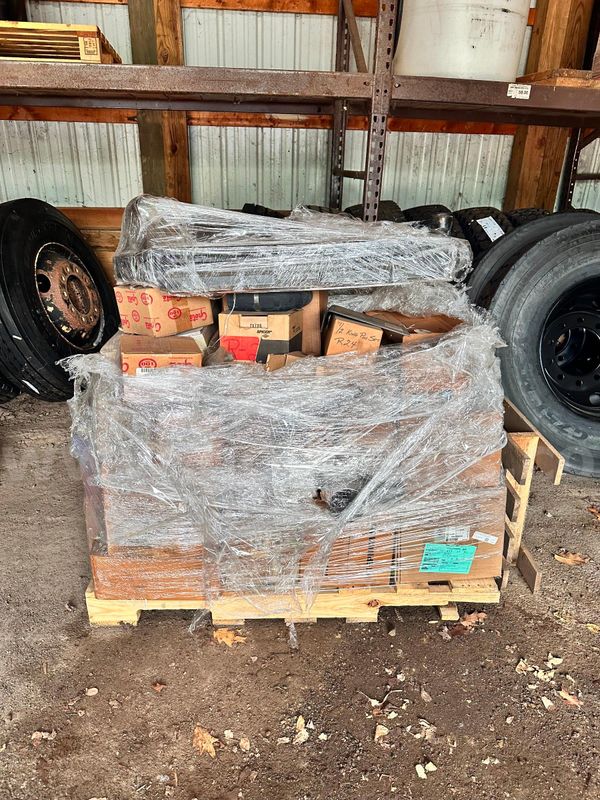 Pallet of Misc International Parts