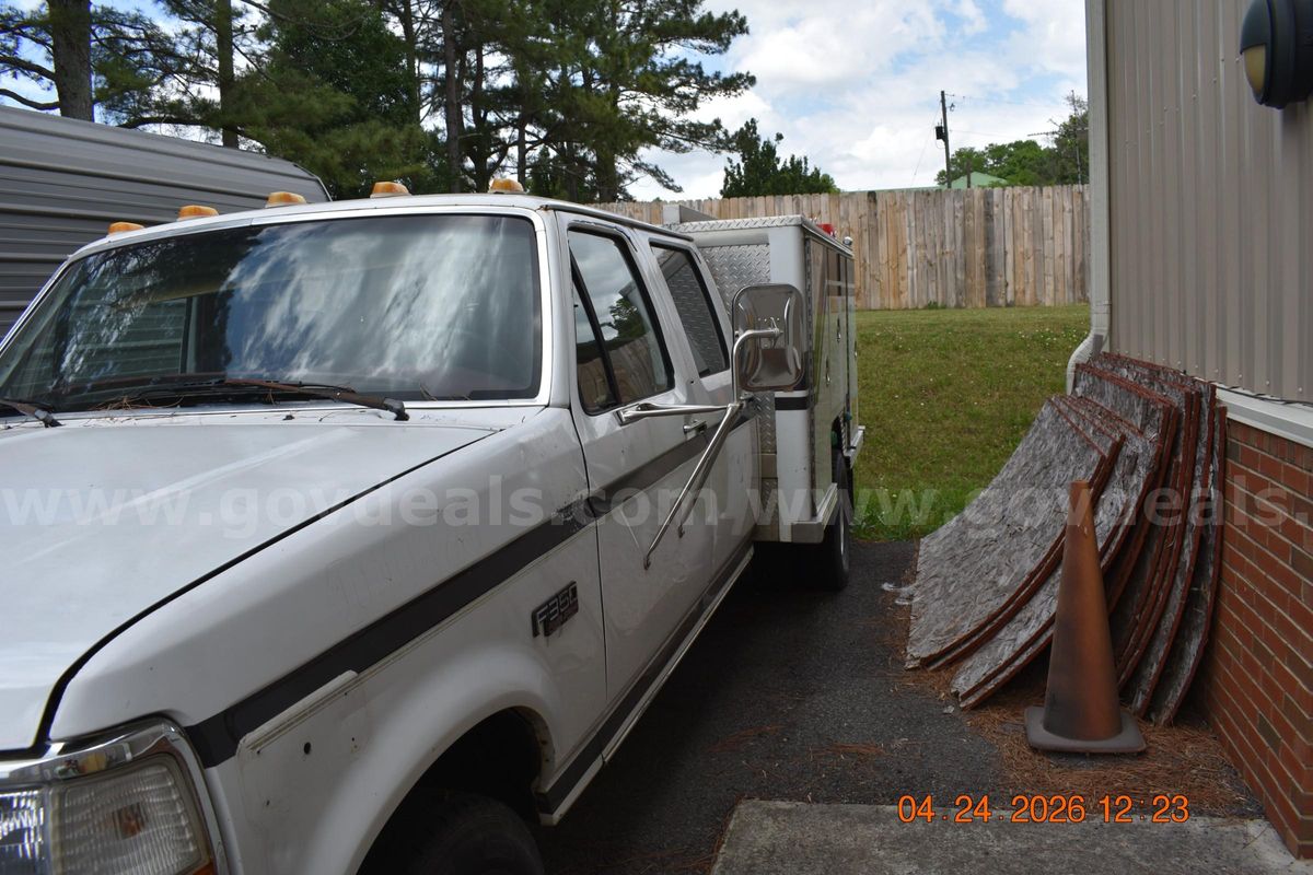 1997 Ford F-350 XL Crew Cab 2WD