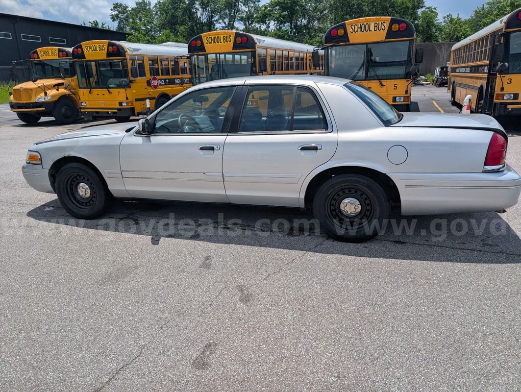 2002 Ford Crown Victoria
