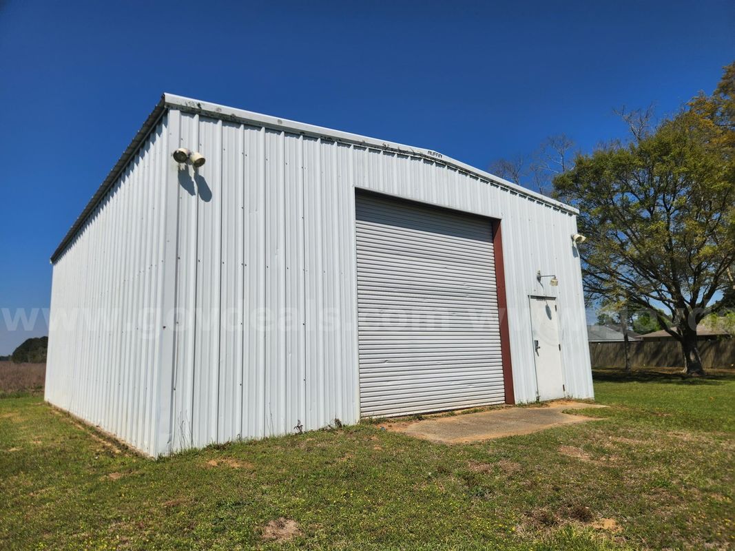 30' x 40' x 12' Metal Building – Buyer Must Remove