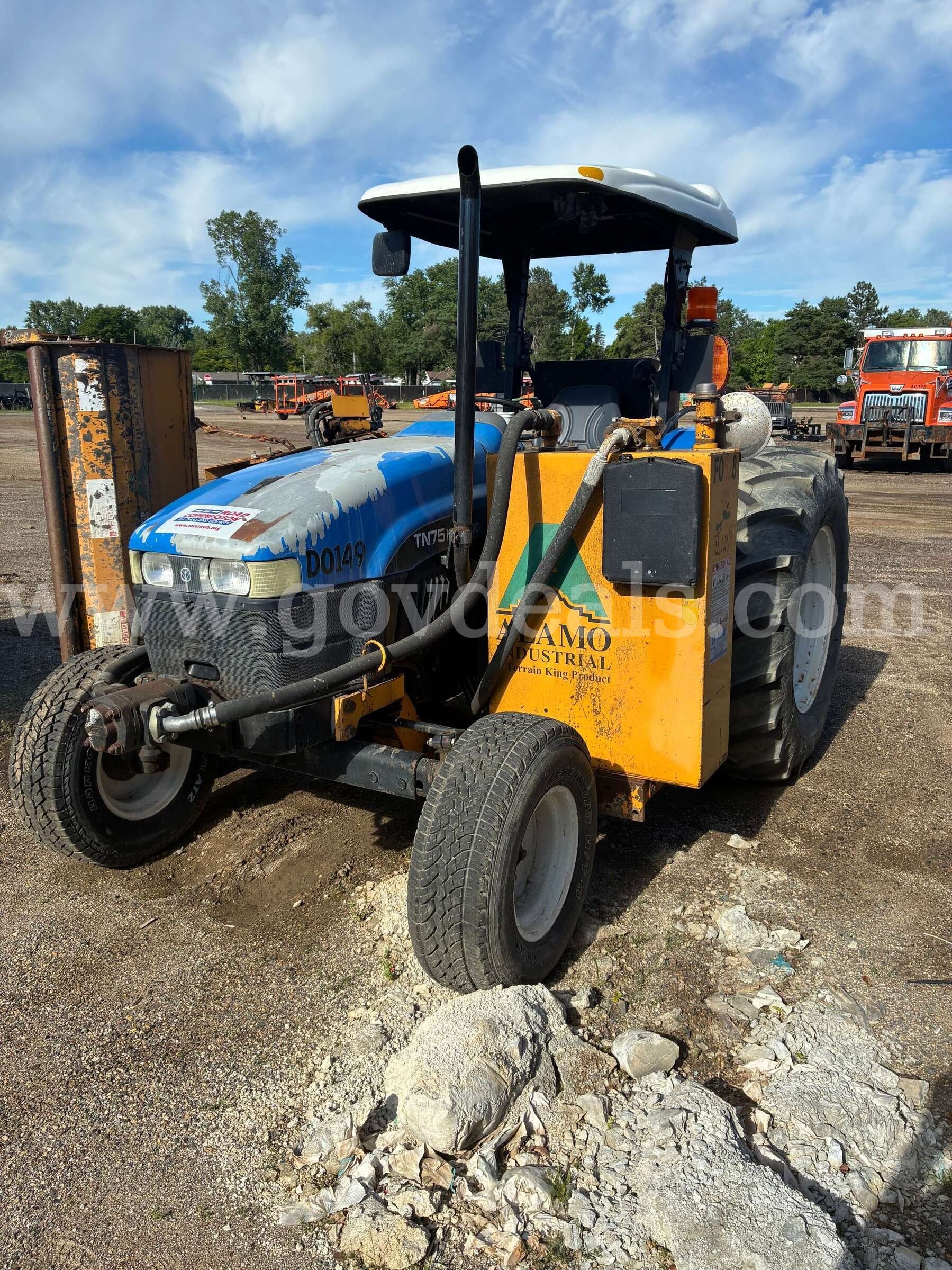 New Holland TN75