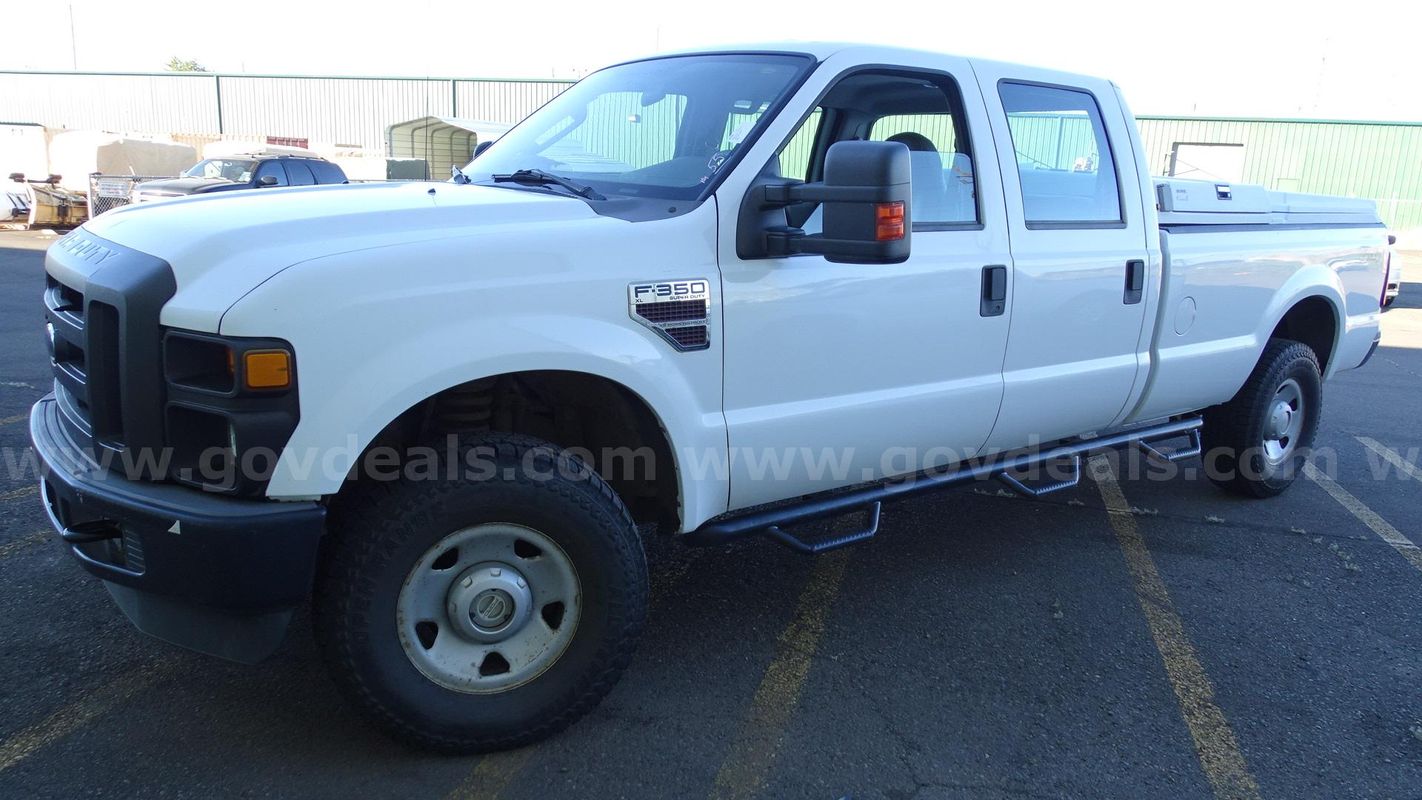 2008 Ford F-350 SD XL Crew Cab Long Bed 4WD