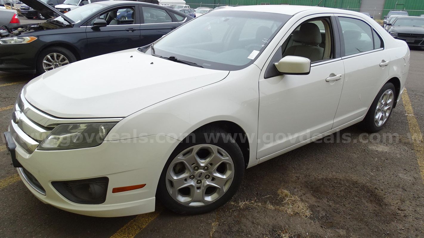 2010 Ford Fusion SE 4-Door Sedan