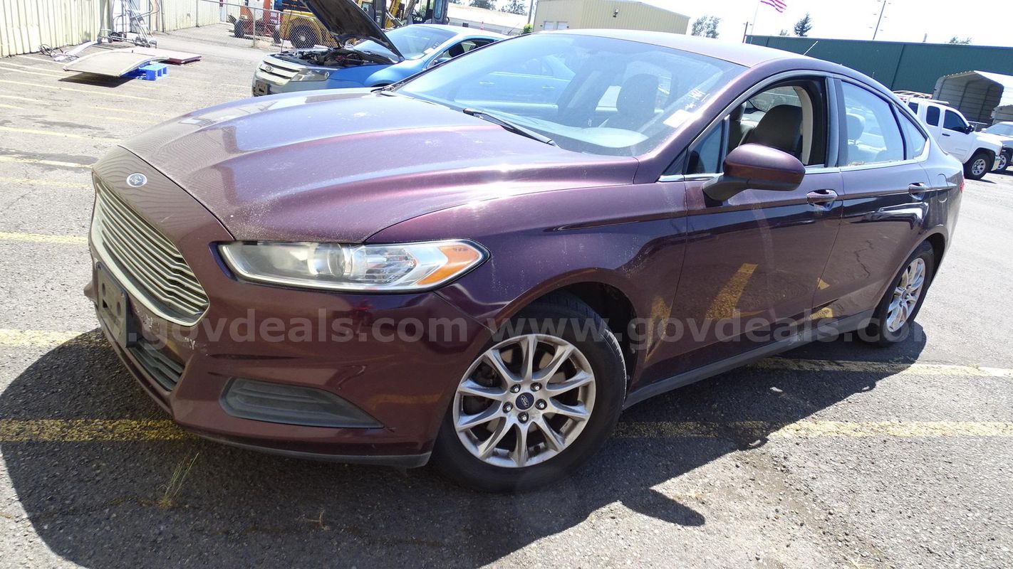 2013 Ford Fusion 4-Door Sedan