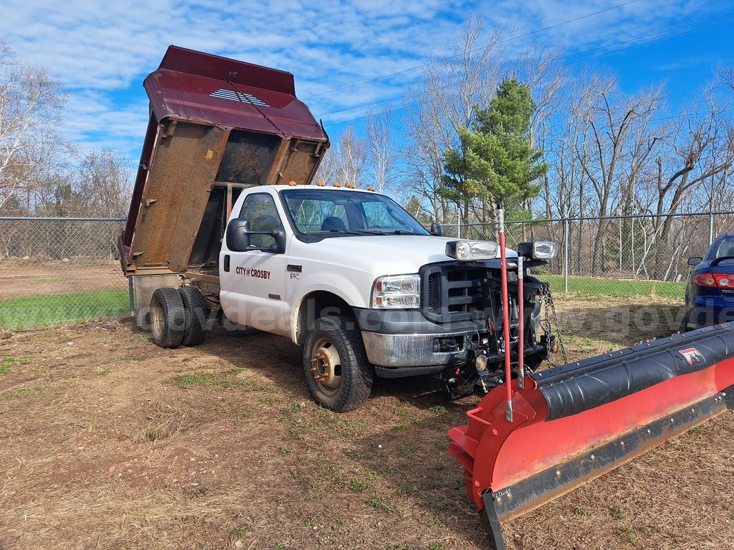 2006 Ford F-350 XL Super Duty 4WD DRW Dump Truck