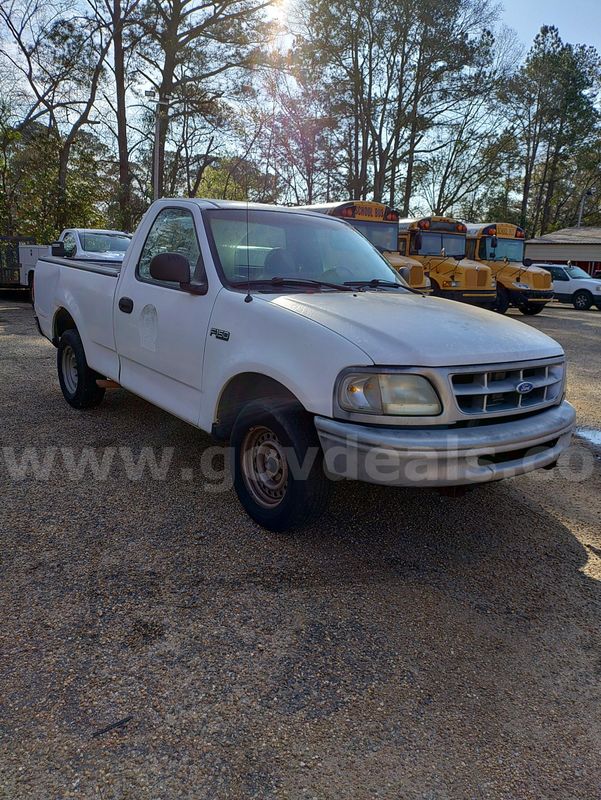 1997 Ford F-150 Reg. Cab Short Bed 2WD
