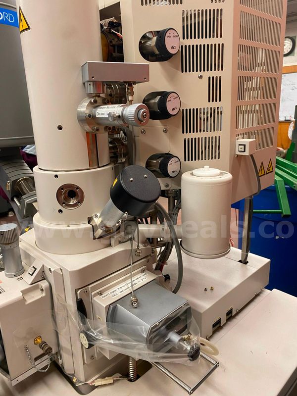 Hitachi S4700 Scanning Electron Microscope