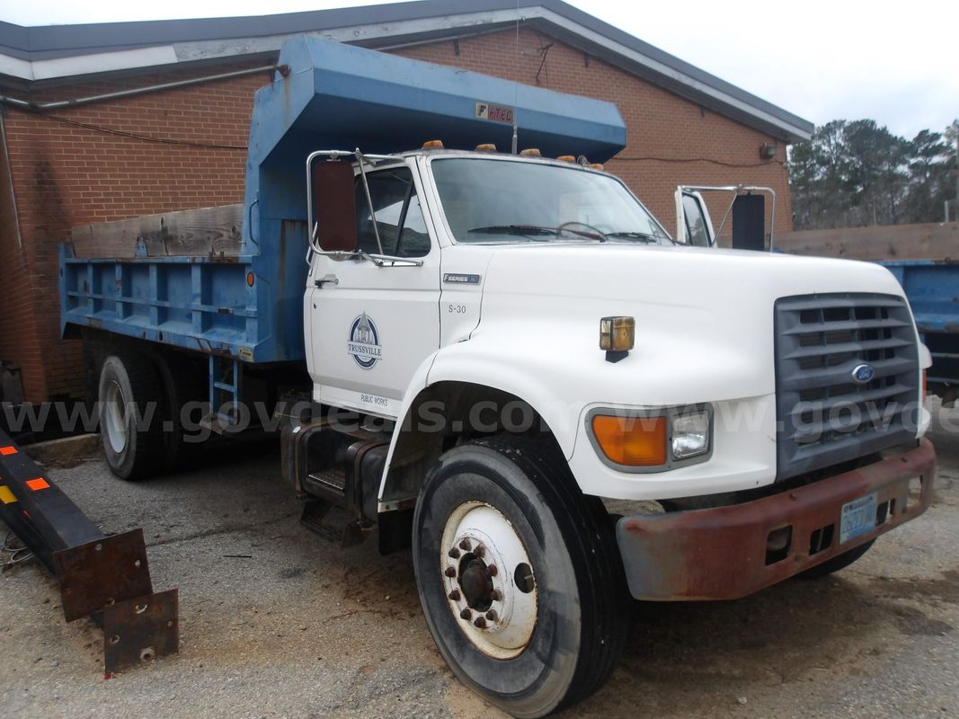 1997 Ford F800