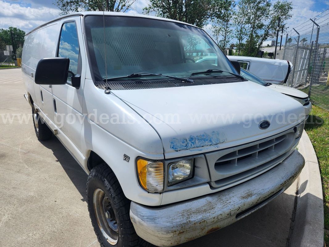 1998 Ford Econoline Cargo Van