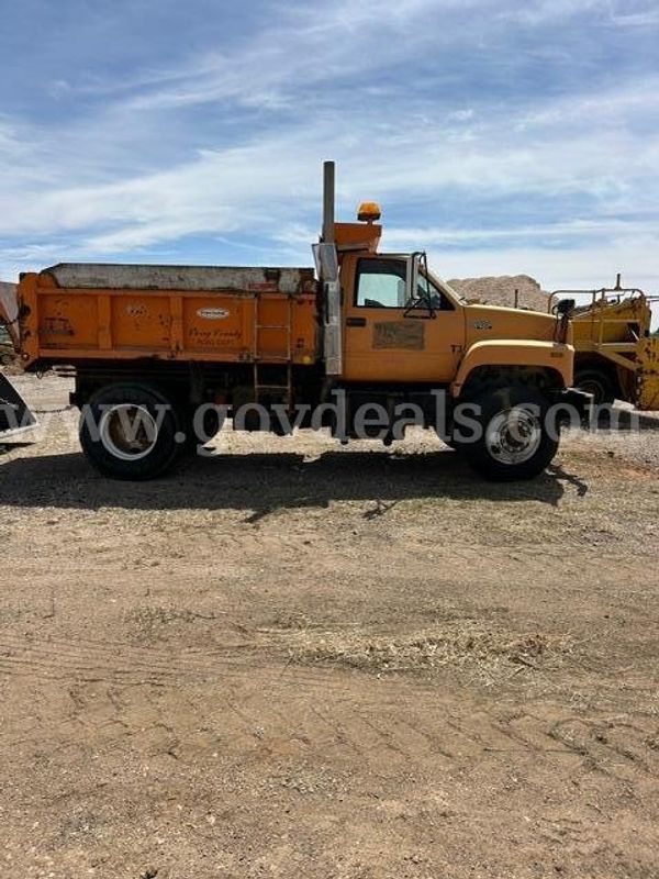 1993 GMC C7H042 Conventional Cab Dump Truck – 6.6L L6 Diesel