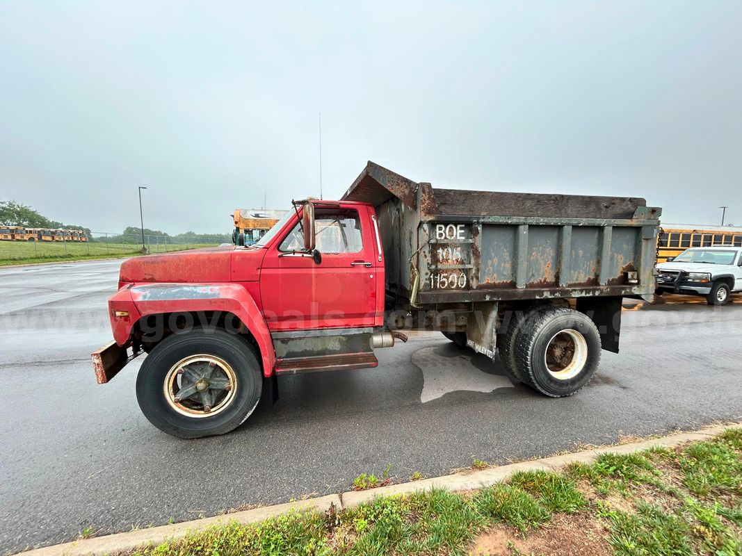 1983 Ford F700