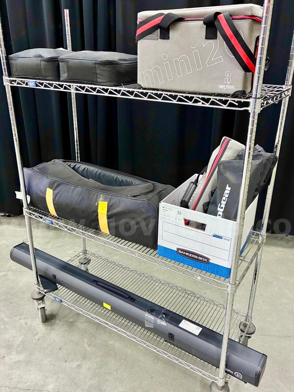 Lot of Studio Lighting & Greenscreen (422-48)