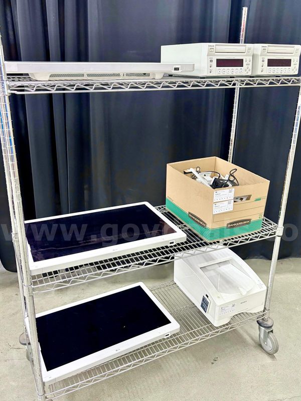 Lot of Misc. Medical Equipment (426-9)