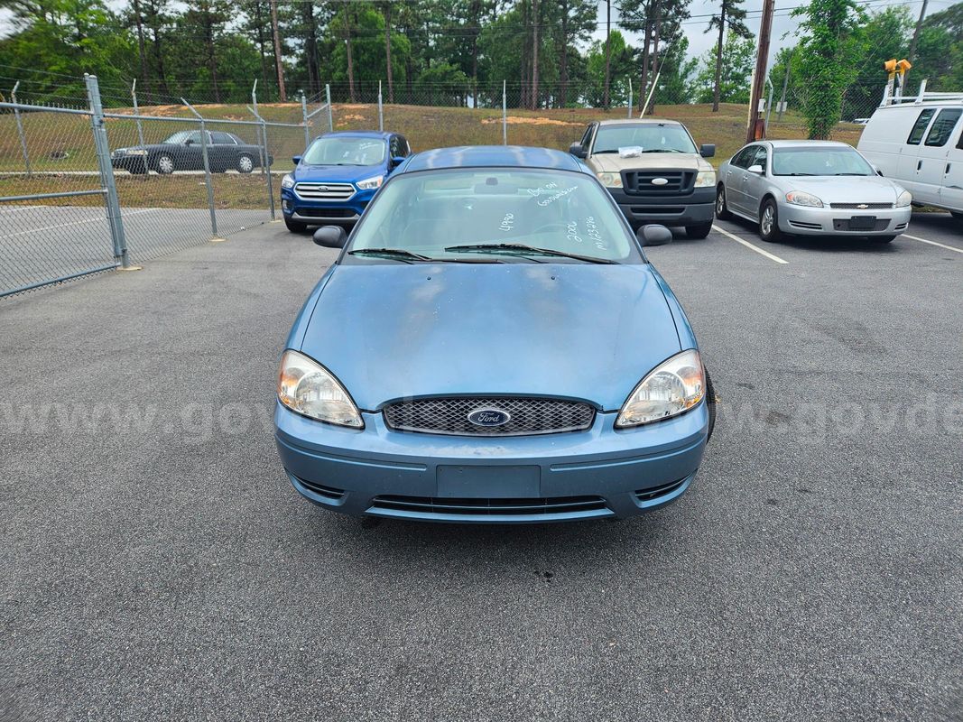 2006 Ford Taurus 4-DR, 3.0L V6