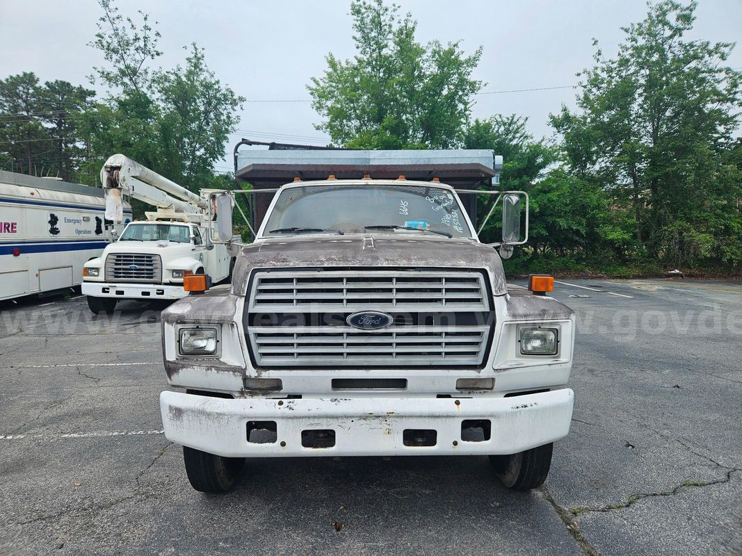 1990 Ford F600G Dump CONVENTIONAL CAB, 6.1L V8