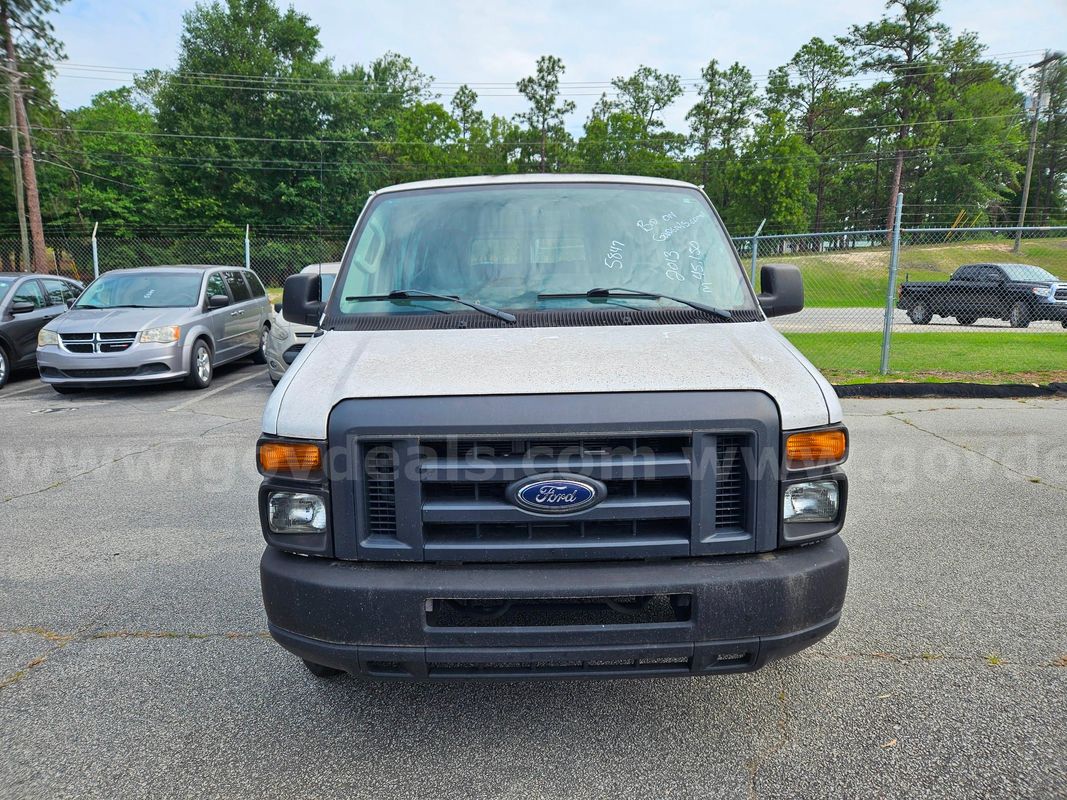 2013 Ford Econoline E-350 XL Super Duty Extended 5.4L V8