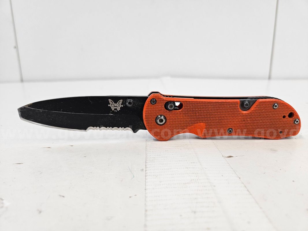 Benchmade 916 Triage Knife