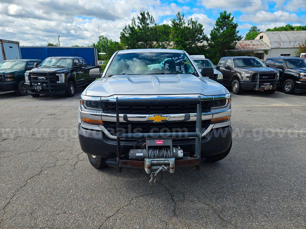 2018 Chevrolet Silverado 1500 4WD 4-DR, 5.3L V8