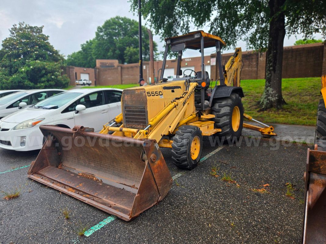 Ford 555D Backhoe