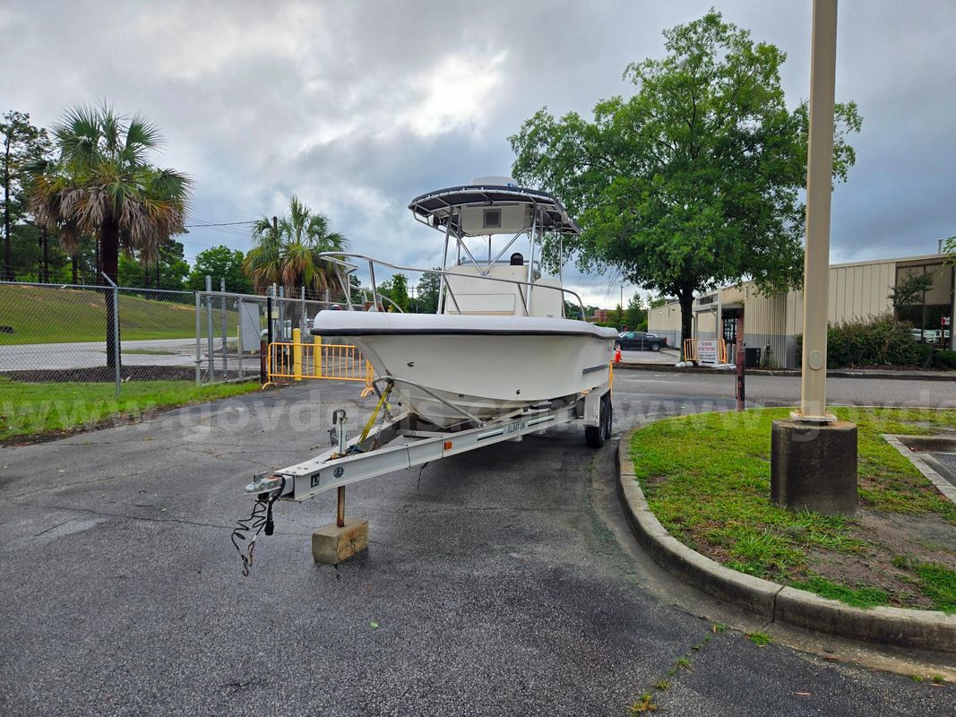 2003 Mckee Craft 22' W/ 2x 115hp Evinrude Motors & Trailer