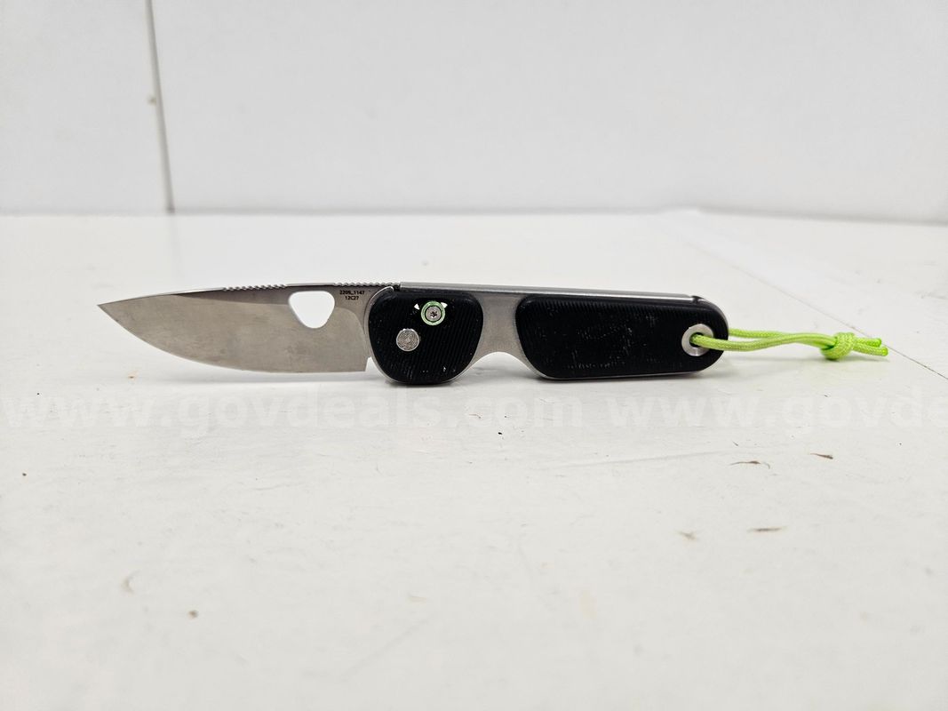 The James Brand Redstone Folding Knife