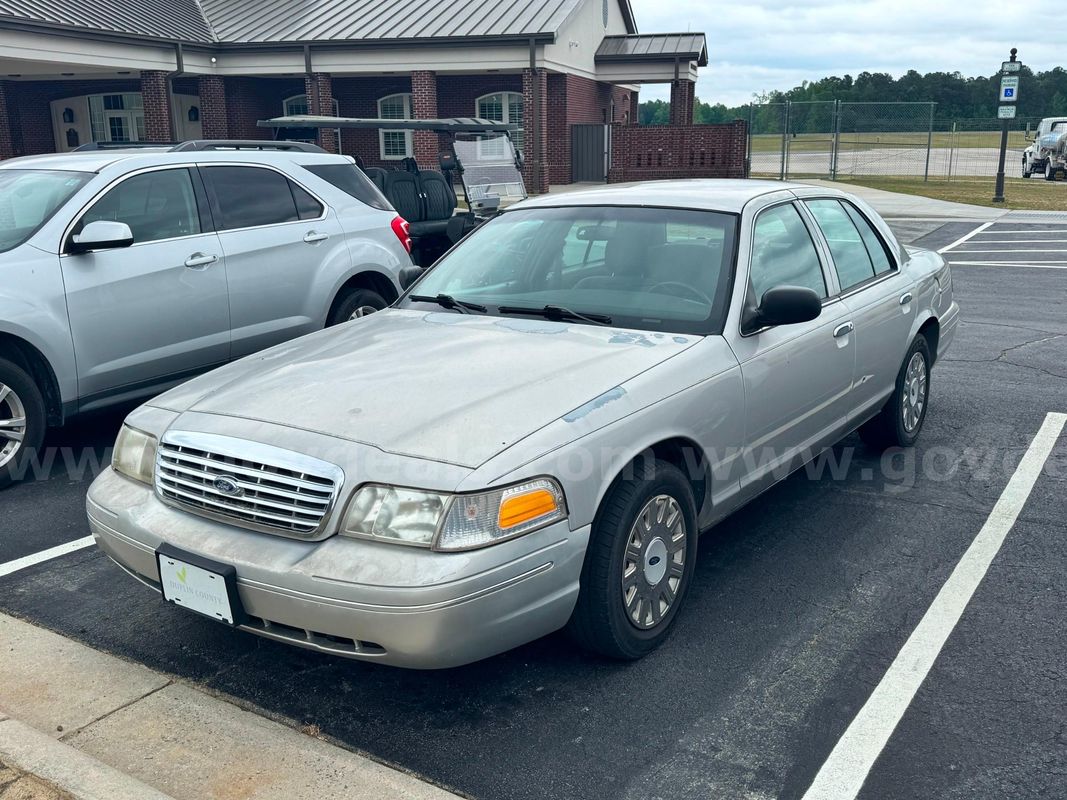 2005 Crown Victoria