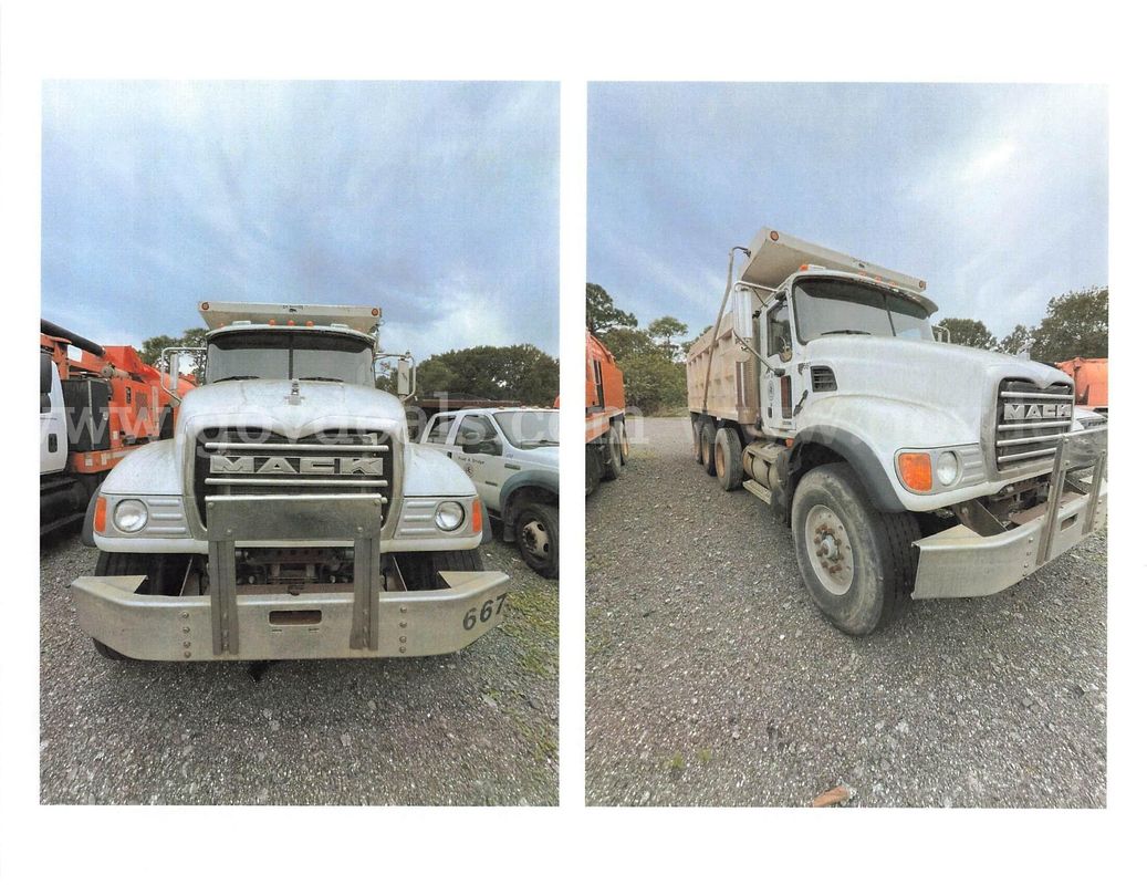 2004 Mack CV713 Granite