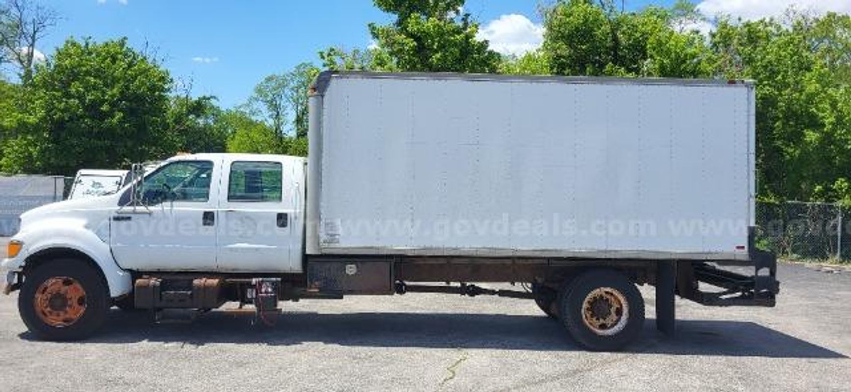 2000 Ford F-650 Box Truck/Ds18448/98639/Aoc/W2001
