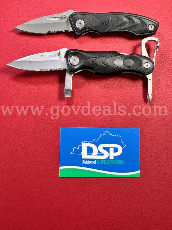 2 Leatherman Knives/PRE-OWNED/DS18580/99076/TSA