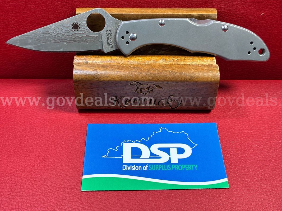 Spyderco Delica 4 Damascus VG-10 Knife/PRE-OWNED/DS18606/99171/TSA