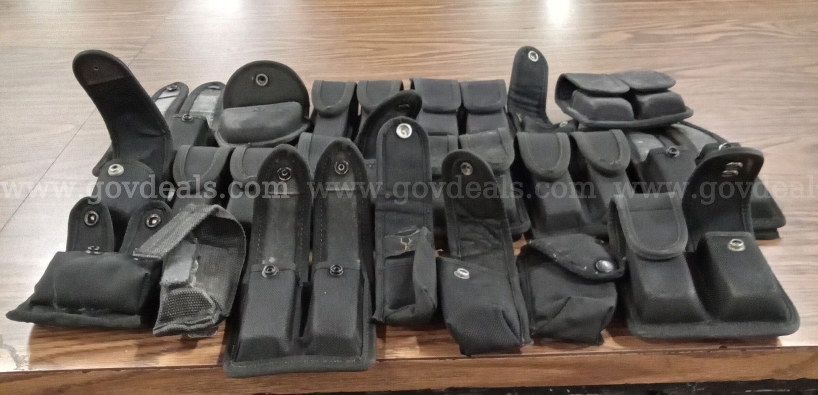 Lot of Belt Pouches/PRE-OWNED/DS18621/99230/TSA