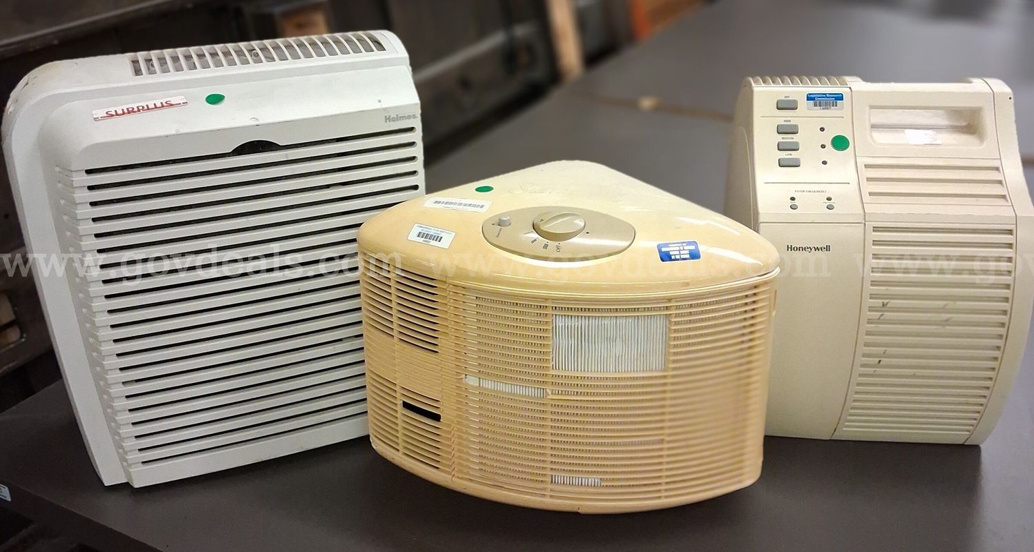 Assorted Lot of Air Cleaners/PRE-OWNED/DS18625/99246/DSP
