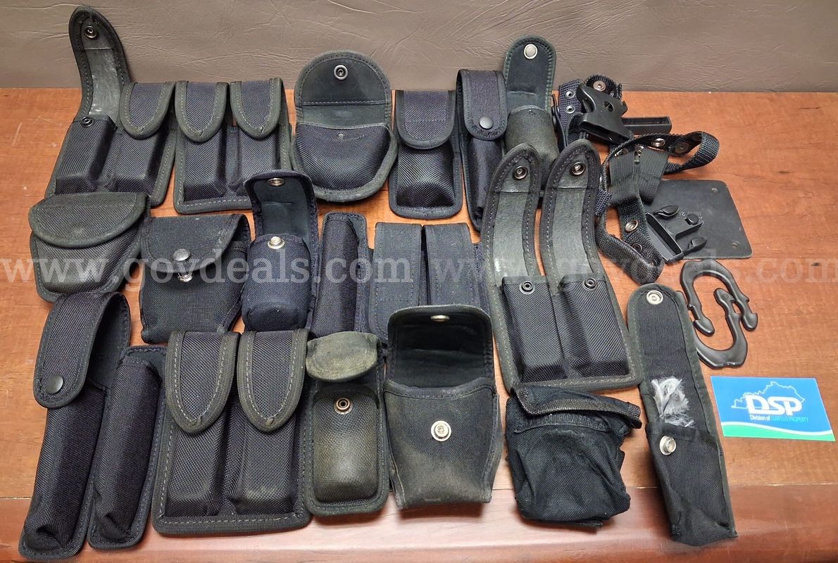 Lot of Belt Pouches/PRE-OWNED/DS18621/99230/TSA