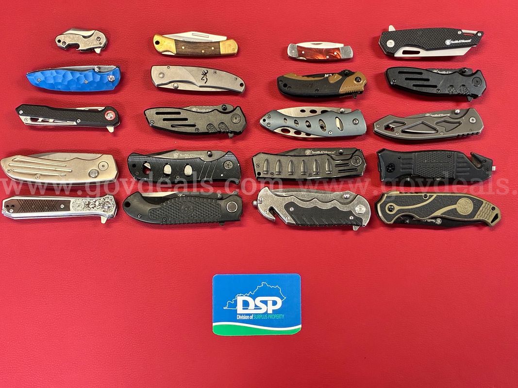 20 Smith & Wesson-Gun Maker Knives/PRE-OWNED/DS18655/99353/TSA
