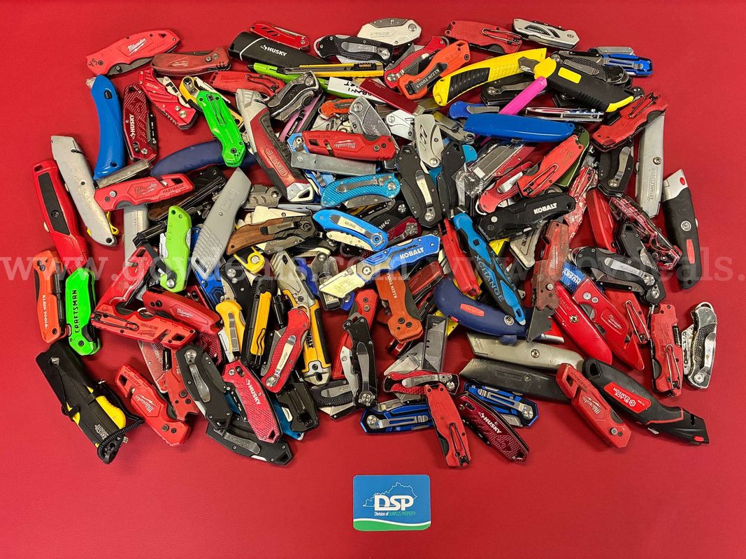36.2 Pound Lot of Various Brand Utility Knives/PRE-OWNED/DS18655/99352/TSA