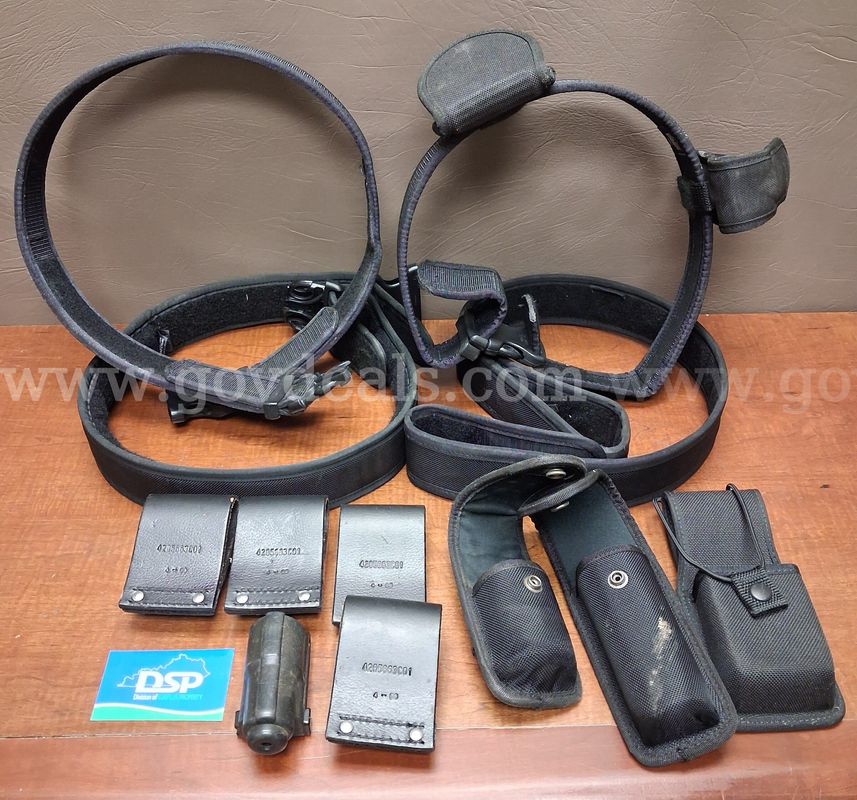 Lot of Belts and Accessories/PRE-OWNED/DS18656/99355/TSA