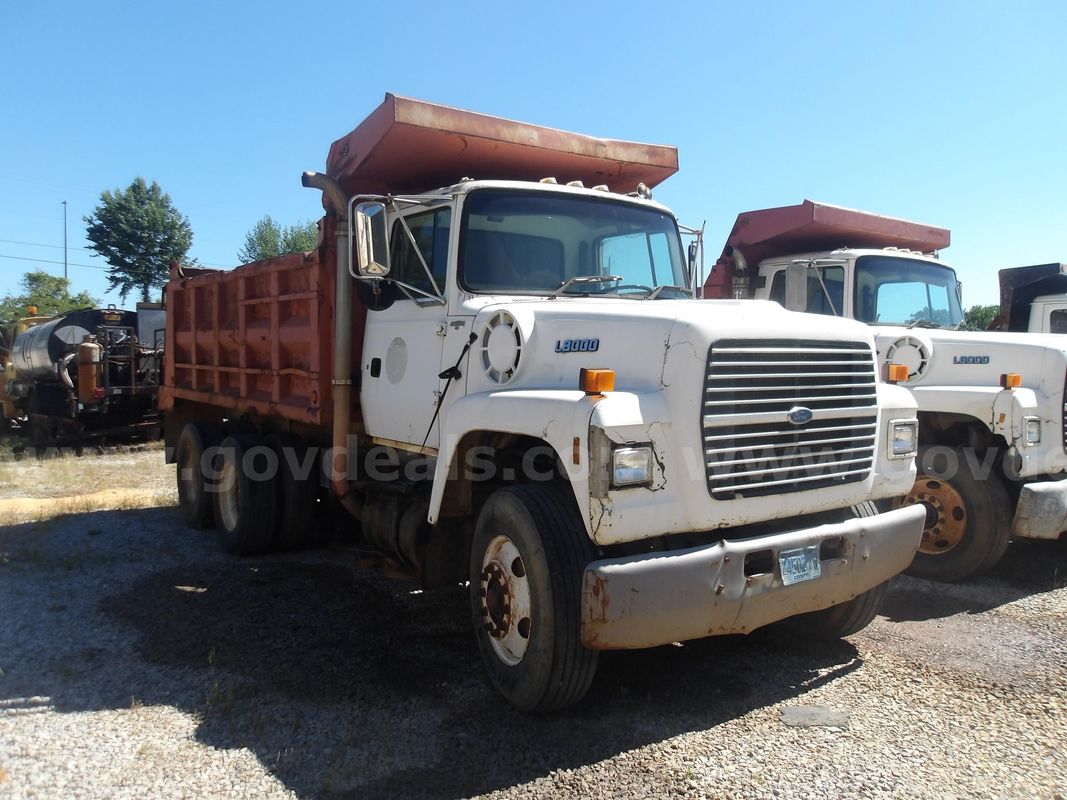 1996 Ford LT8000F