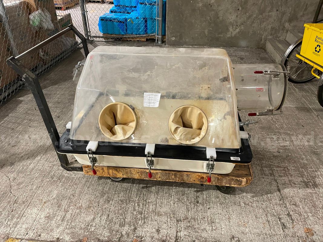 Plas-Labs 818-GB Glove Box with Transfer Chamber