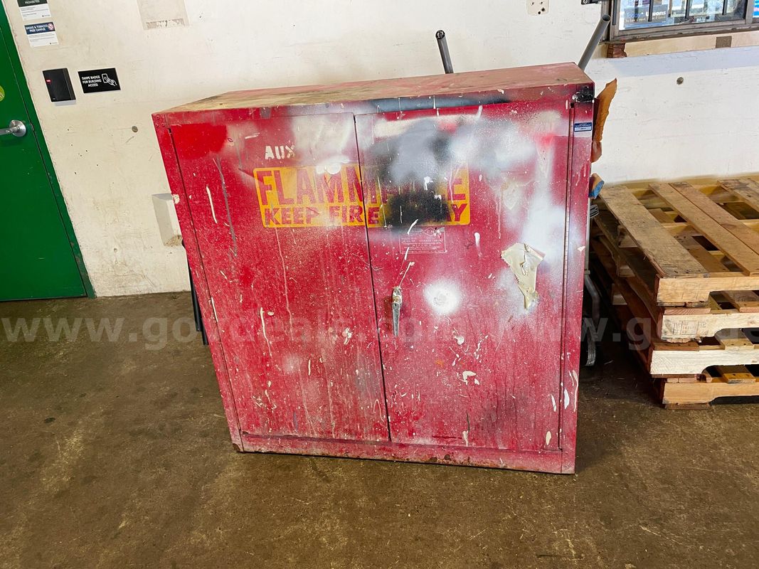 EAGLE PI-32 Flammable Cabinet, 40-Gallon Capacity (manual closing)