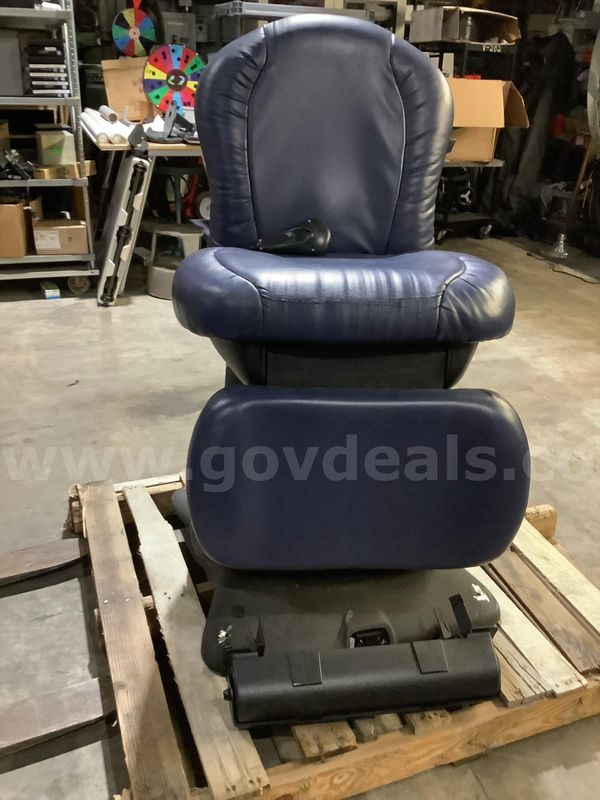 (1) Used Examination chair