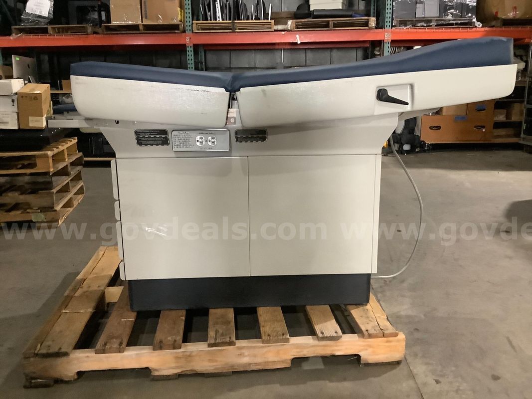 1 Used Midmark Exam Chair
