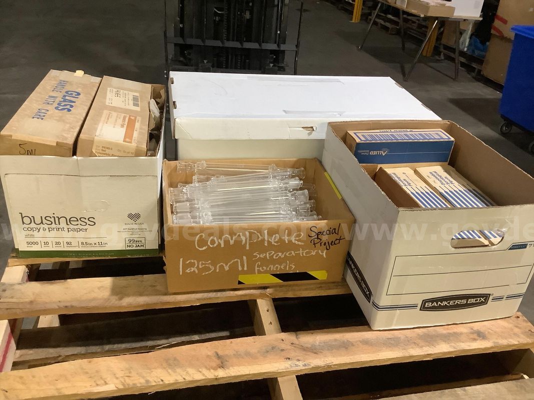 (1) Lot of new & used laboratory glassware