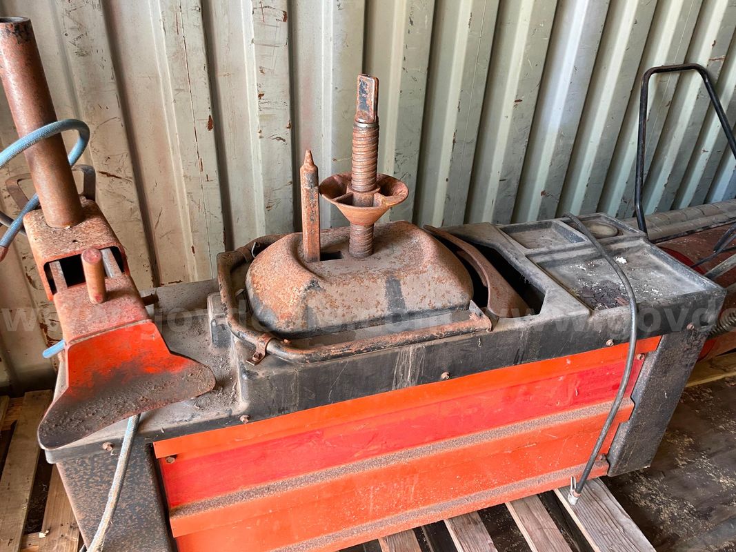 COATS Tire Changer
