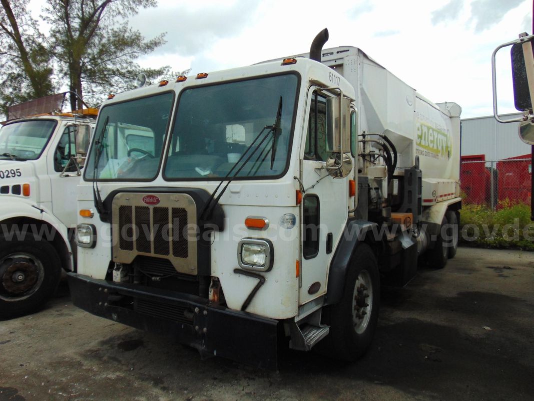 61117/ 2019 Peterbilt 520, Equipped with a automated side loader. SW 26-10 #7