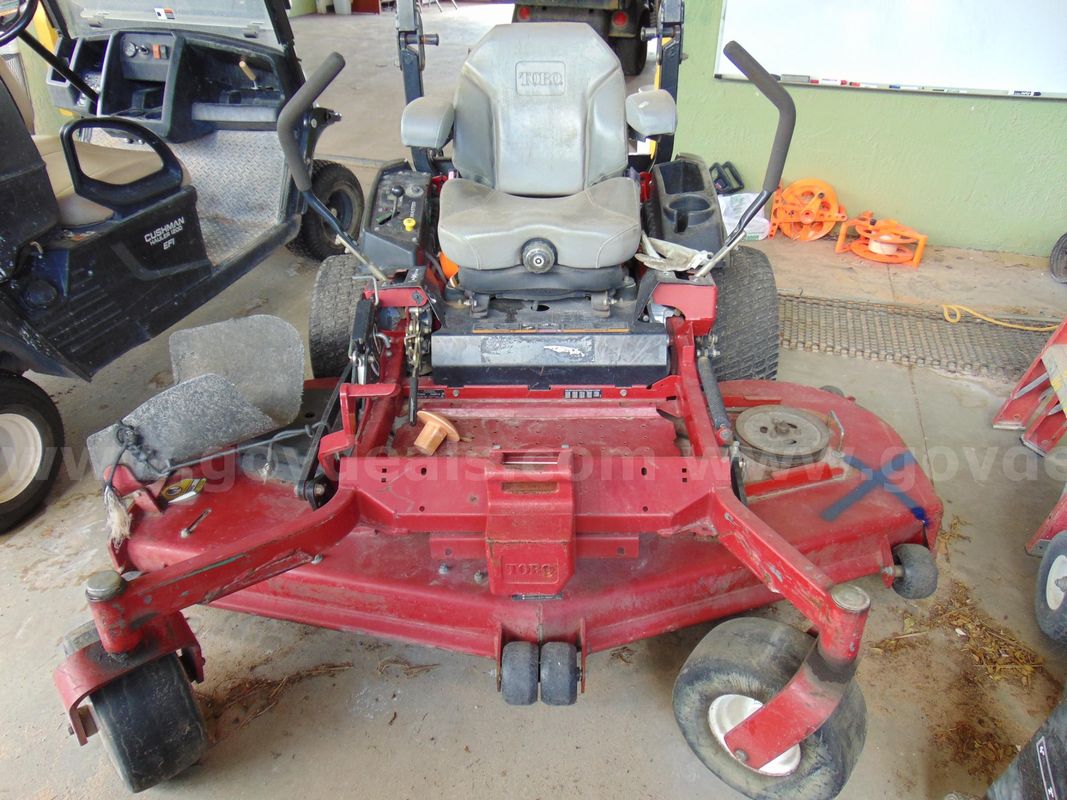 253466/ 2014 Toro Z-Master riding mower. Pros 26-15