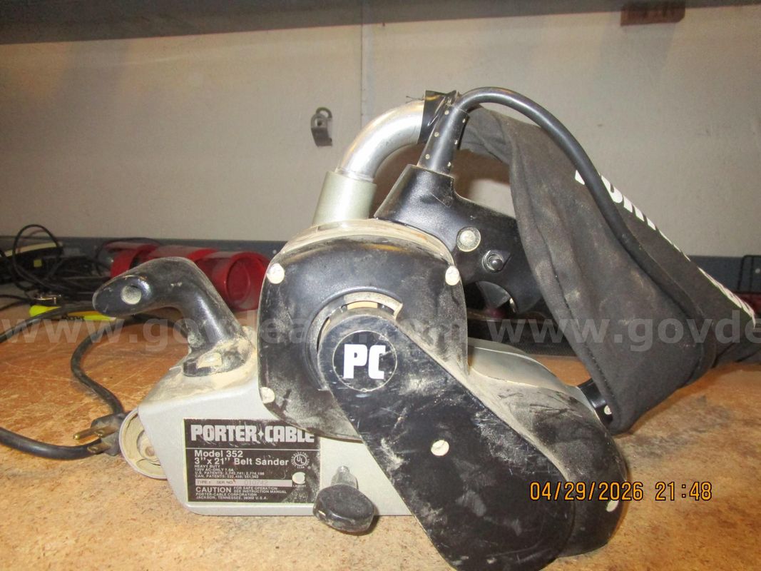 Porter  Cable Belt Sander 3" x 21 (Works)